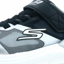 Basket Skechers Strike Run gris et noir